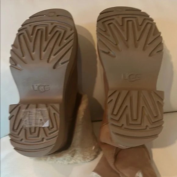 UGG Classic New Heights Cuffable Boot  Tan Size 9 - Picture 4 of 10
